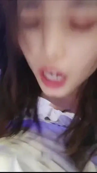 "샤오커내" 가 그랜드 펜던트 남자 호텔과 결탁하여 포문을 열었다