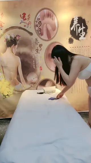 # 안기아기 마사지숍에서 기술자를 꼬셔서 토닥토닥 핍박 #1