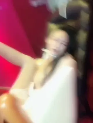 부자의 노리개 몸매 일급봉 높은 용모치 왕홍색 얼굴 미녀 정취 호텔 대전 부자는 먼저 그녀 자신을 놀게 한 …