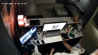 출근전에 카운터 실장 물 빼주는 매니저 - 한국야동 인기 한국야동